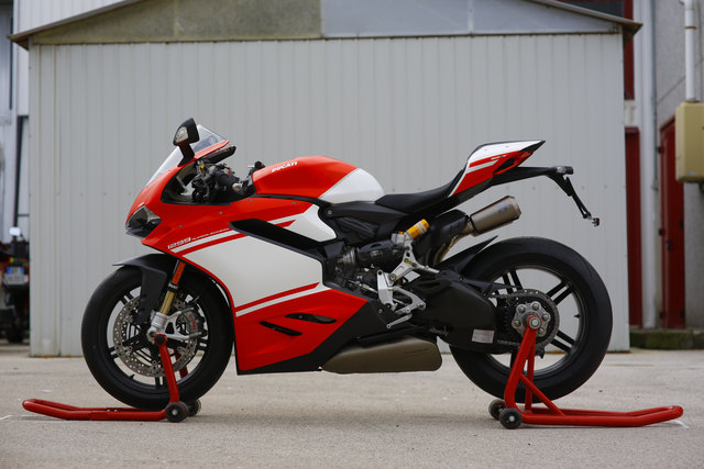 Ducati 1299 Superleggera — vista laterale.