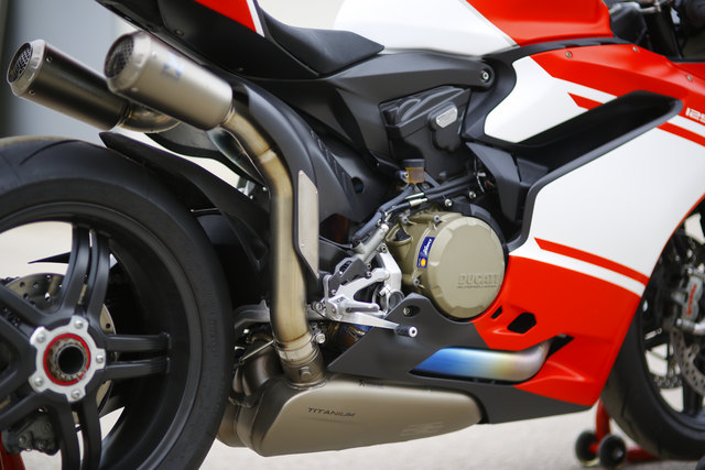 Ducati 1299 Superleggera — motore e scarico.