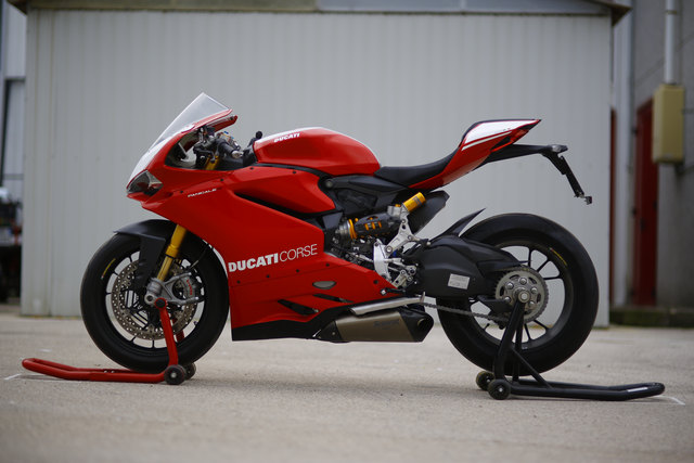 Ducati Panigale R — vista laterale.