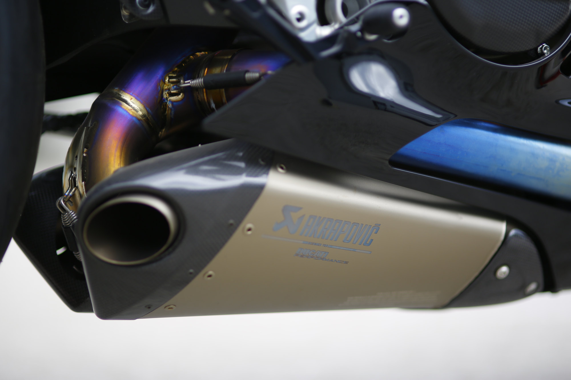 Ducati 1299 Panigale S Anniversario — dettaglio dello scarico.