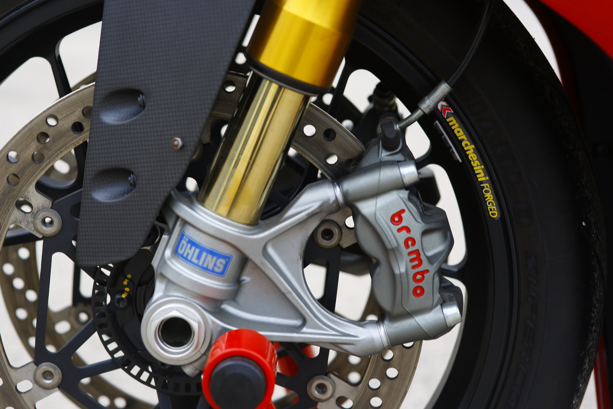 Ducati 1199 R — dettaglio del freno anteriore.