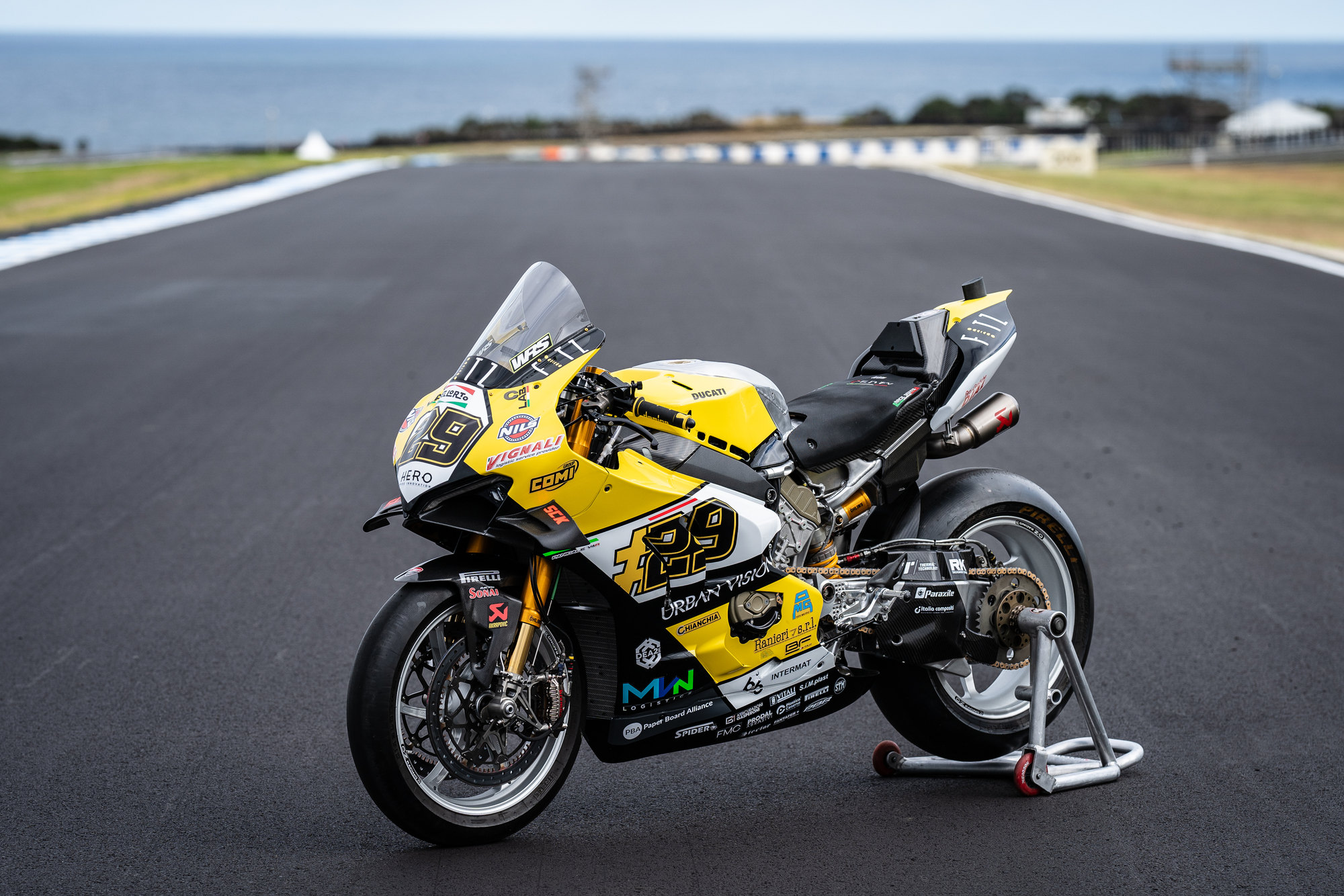 Ducati Panigale V4 R, configurazione WorldSBK 2024 — vista laterale.