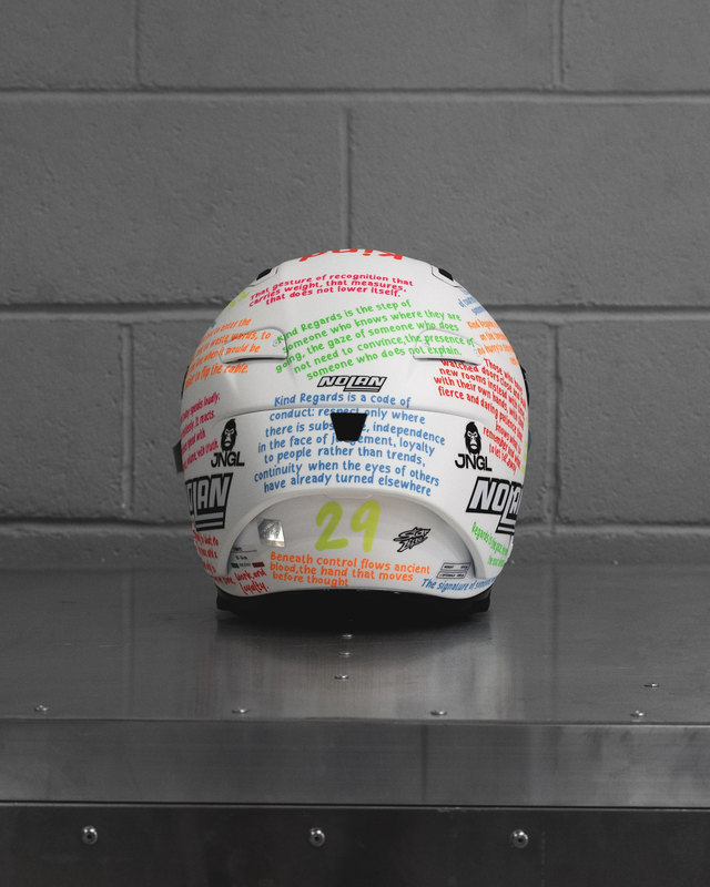 Silverstone — variante bianca, vista posteriore.
