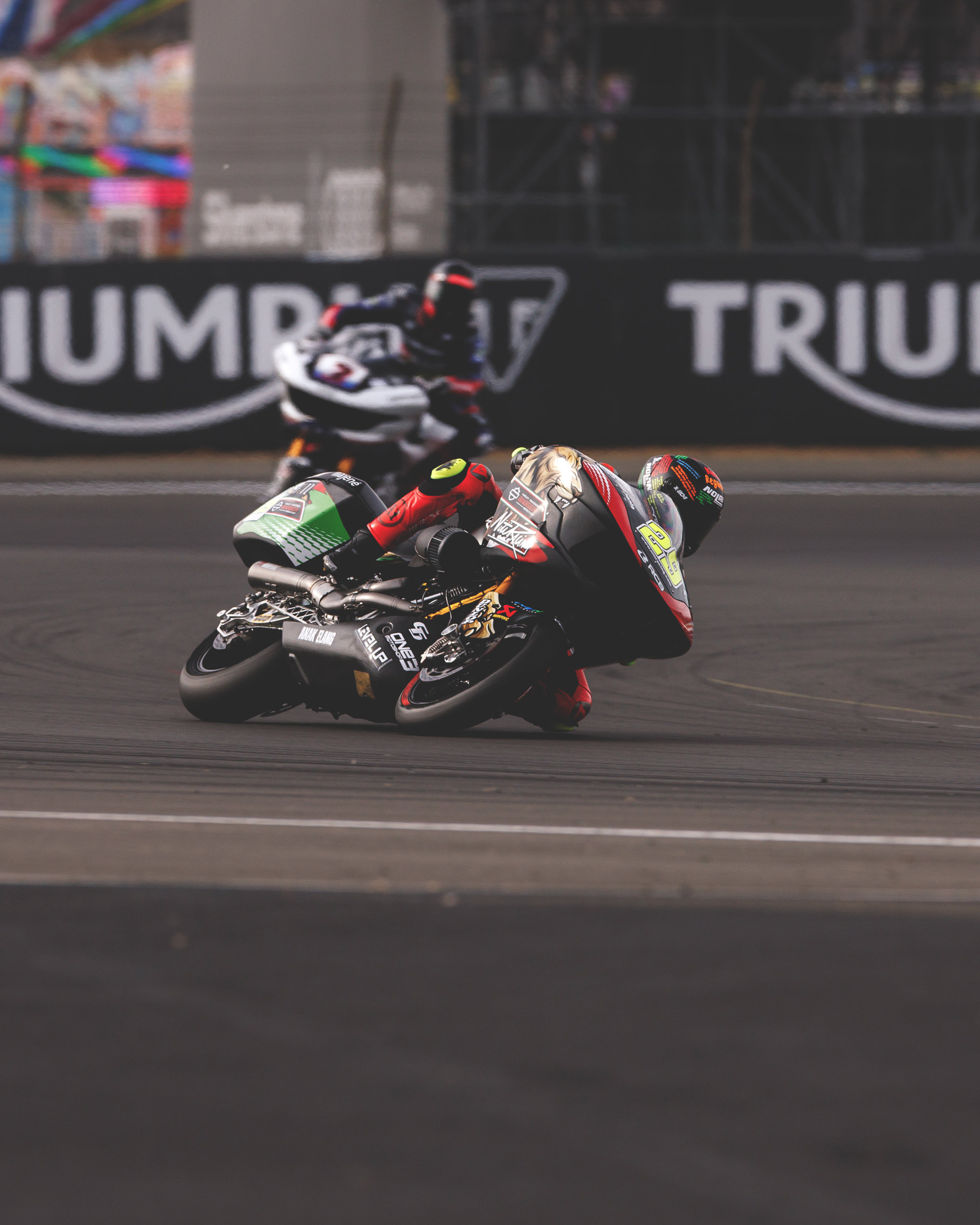 Andrea Iannone in pista sulla Harley-Davidson da gara.